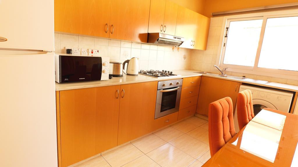 Panikos Beach Apartment I Larnaca Exterior photo