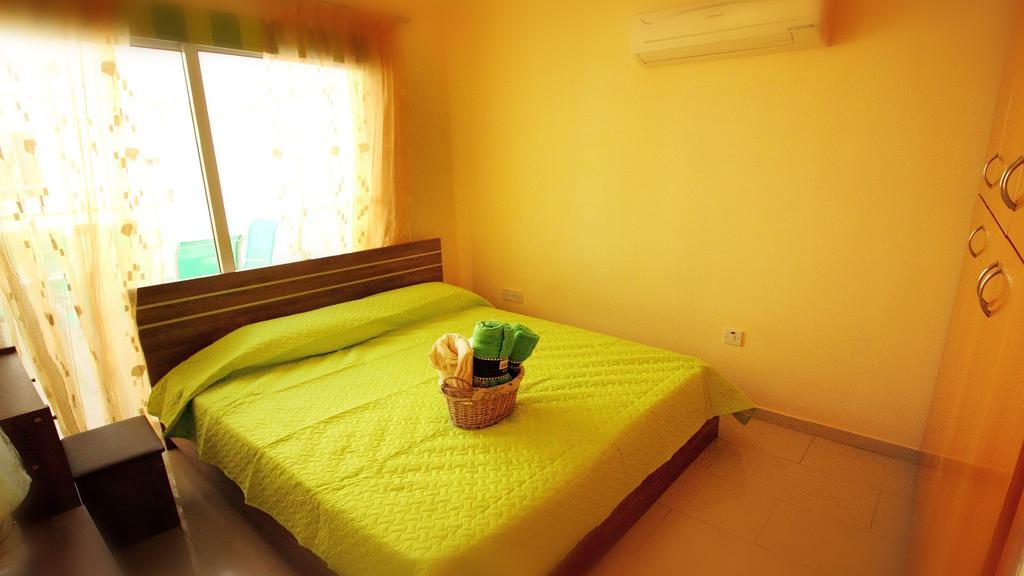 Panikos Beach Apartment I Larnaca Exterior photo