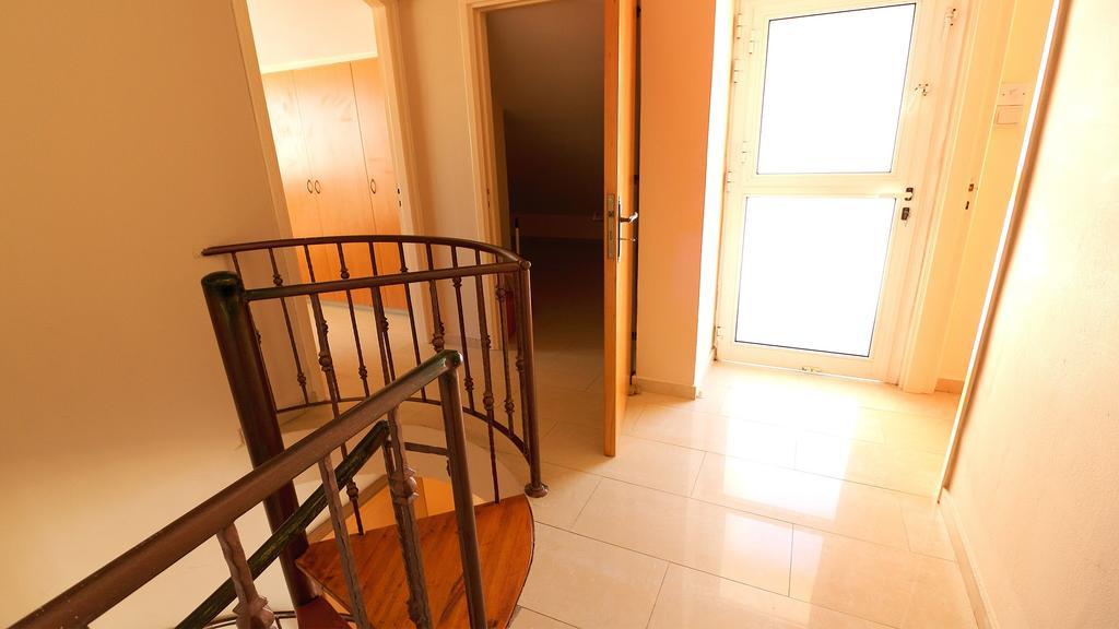 Panikos Beach Apartment I Larnaca Exterior photo